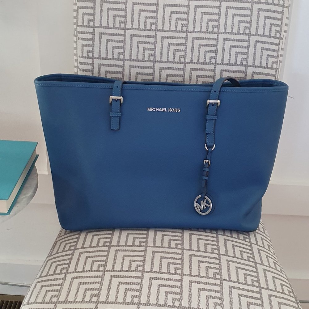 Michael Kors Jet Set Medium Travel Tote Bag - Saffiano Blue Leather